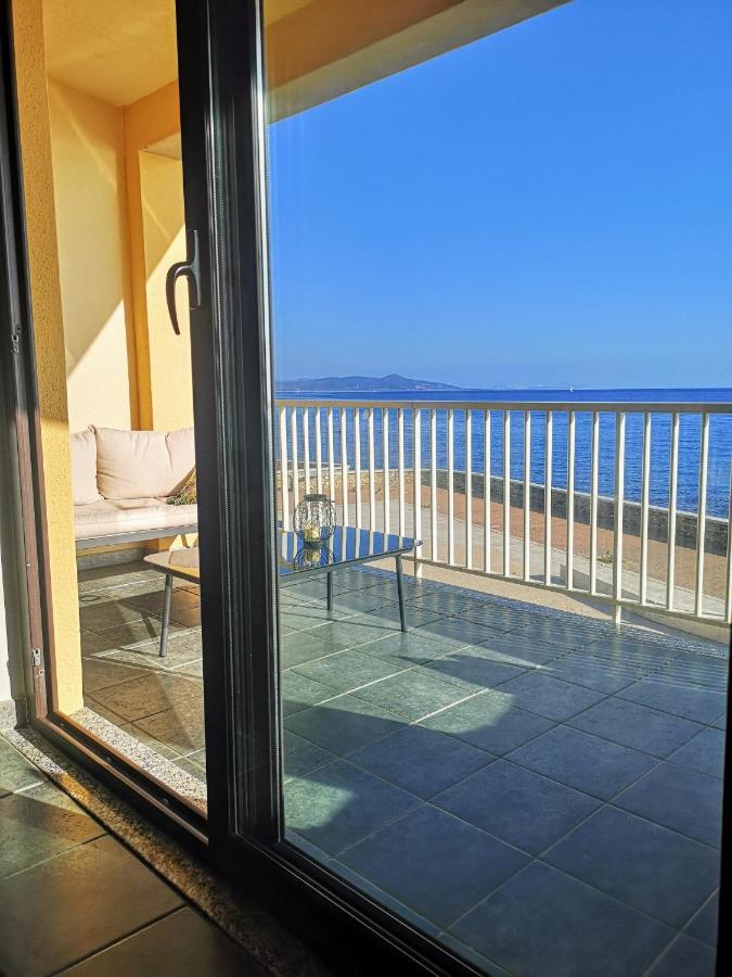 Willa Casa Con Terrazza Fronte Mare Santa Lucia  Zewnętrze zdjęcie