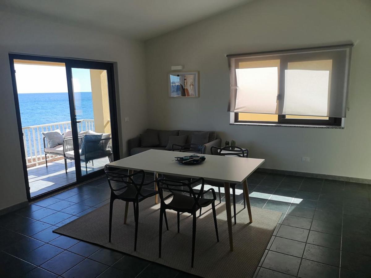 Willa Casa Con Terrazza Fronte Mare Santa Lucia  Zewnętrze zdjęcie